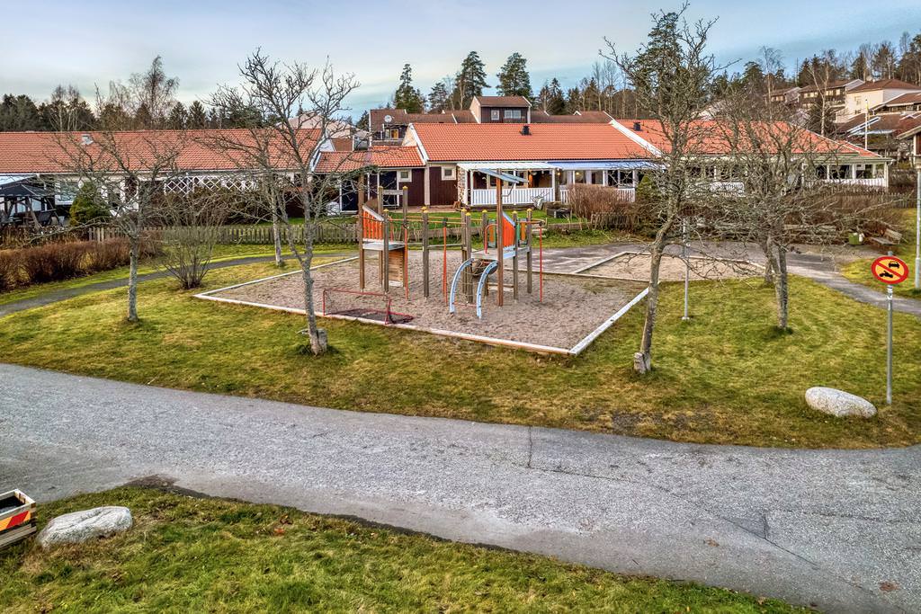 Takrenovering tegeltak villa. Mölndal Kikås Göteborg